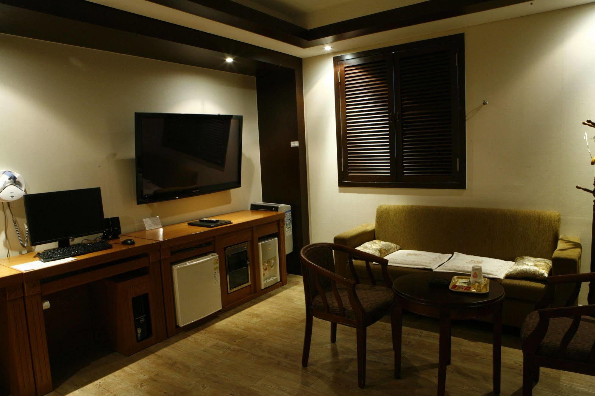 Benikea Daelim Hotel Daejeon Buitenkant foto