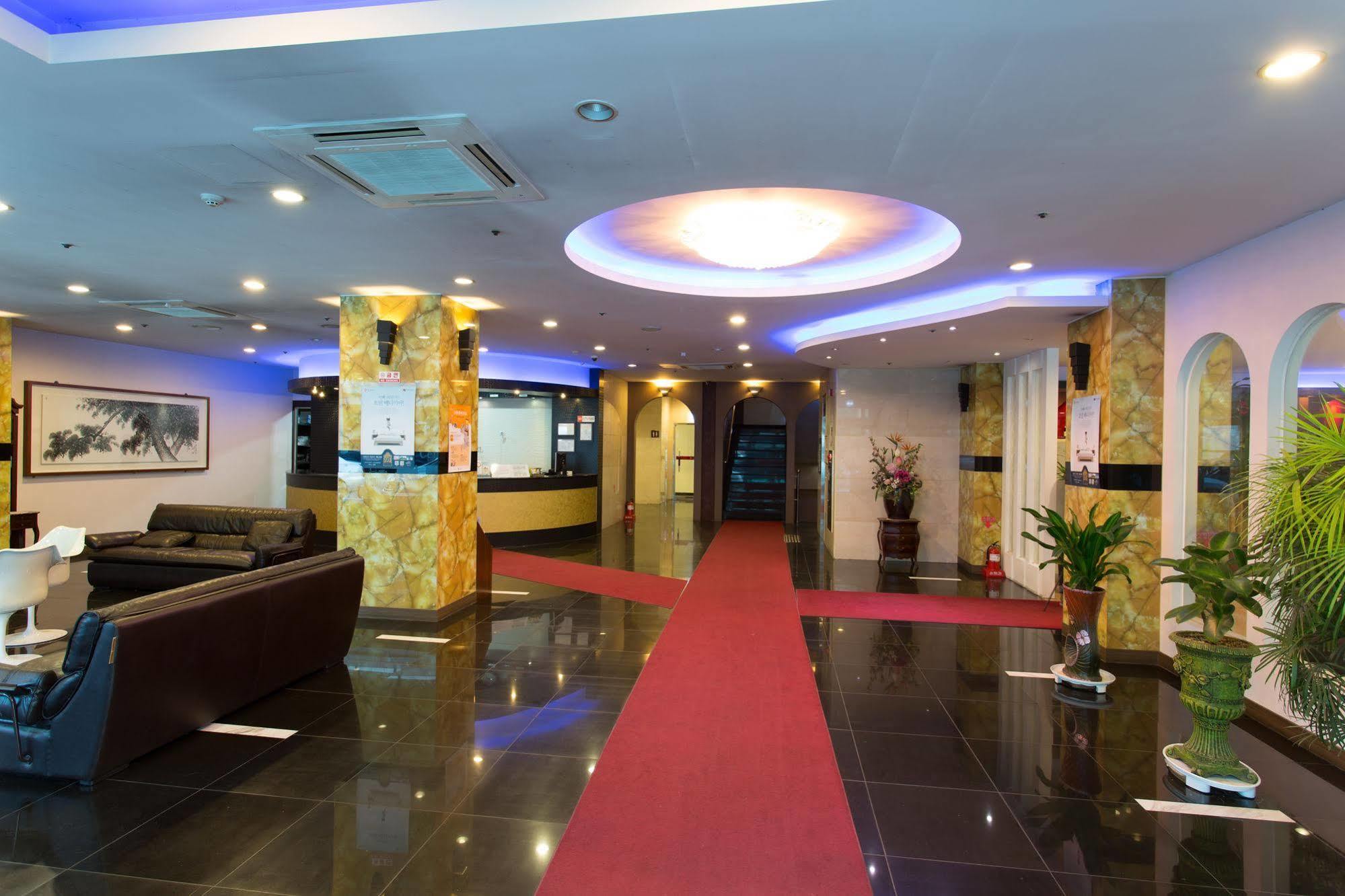 Benikea Daelim Hotel Daejeon Buitenkant foto